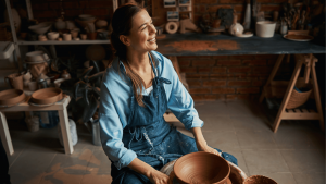 Frau töpfert: Bildungsurlaub