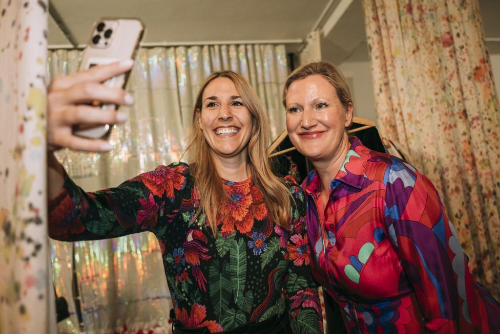 finanzielle-Chefredakteurin Daniela Meyer und Alina Merkau