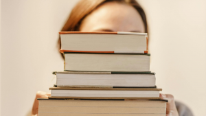 Buchtipps für den Frühling: Finanzen für Frauen erklärt