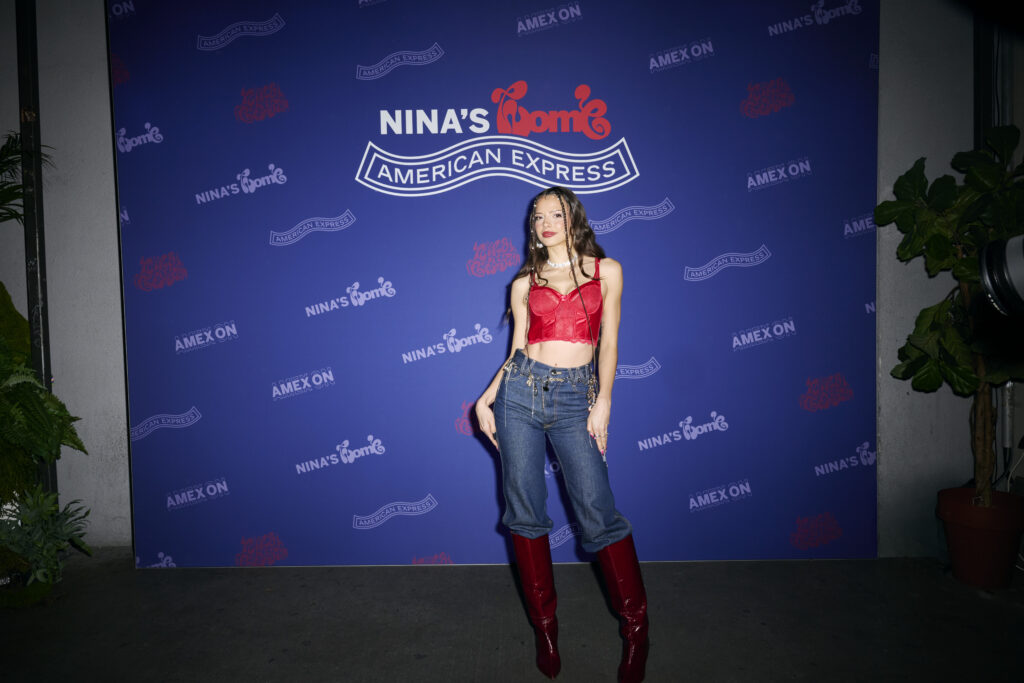 Nina Chuba bei American Express